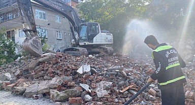 Gölcük’te 164 metruk bina yıkıldı!