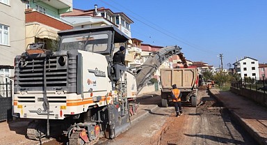 İzmit'te asfalt çalışmaları devam ediyor!