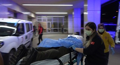 Kent merkezinde bıçaklı kavga: 2 yaralı!