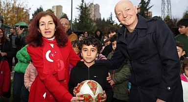 Minikler kilolarca ağırlıkta atık topladı