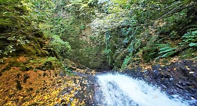 Sonbaharın renkleri ile Nüzhetiye Şelalesi birleşti