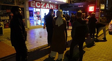 Artan hastalıklar nöbetçi eczanelerde kuyruk oluşturdu