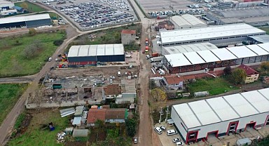 Başiskele Ali İslam Caddesi’nde yağmursuyu hattı sürüyor
