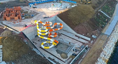 Çift kaydıraklı aquapark şekillenmeye başladı