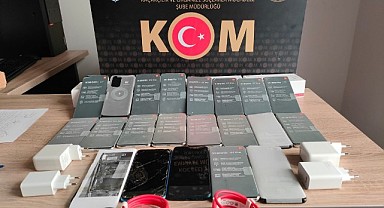 Durdurulan araçtan 21 kaçak telefon ele geçirildi!
