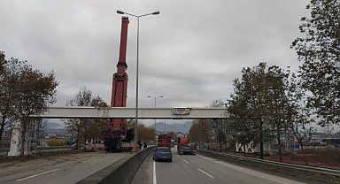 Emniyet Müdürlüğü üstgeçidine 44 metrelik çelik tabliye