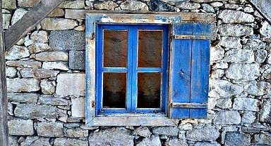 Gölcük'te kargır bina ve arsası mahkemeden satılık