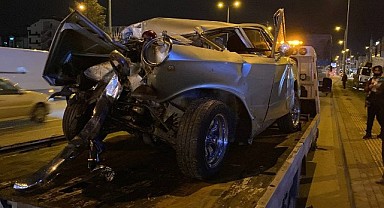 İki servis minibüsü ve otomobil çarpıştı: 2 yaralı