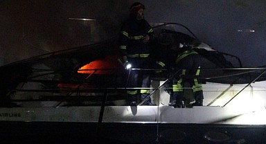 İzmit'te yanan tekne ve 2 yat kullanılmaz hale geldi