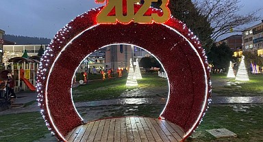 İzmit, yılbaşı öncesi renk cümbüşüne döndü