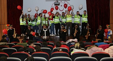 Kocaeli Gönüllülerinden Sevgi Evi'ndeki çocuklara sürpriz