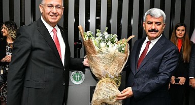 Kocaeli Üniversitesi'nde devir teslim töreni