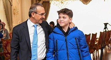 Kocaeli Valisi Yavuz hamisi olduğu çocukları makamında ağırladı