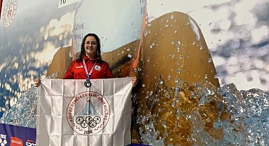Körfezli Zeynep Mersin'de gümüş madalya aldı