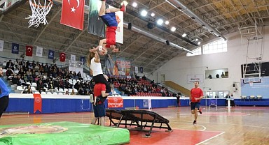 Yaptıkları şovlarla engelleri yok ettiler