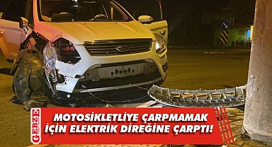 Yarış yapan motosikletlere çarpmamak için direğe çarptı!