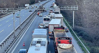 8 araç kazaya karıştı 1 kişi yaralandı