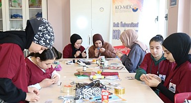 Atık kağıtlar aksesuarlara dönüşüyor