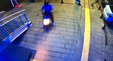 Bu kez de motosiklet ile asansöre çarptılar