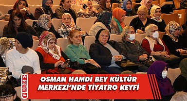 Çınarlarla tiyatro keyfi bir başka
