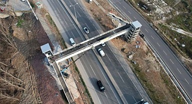 Emniyet Müdürlüğü üstgeçidi bitmek üzere