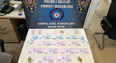 İş yerinde kumar oynattılar 