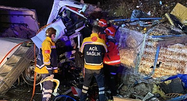 İstinat duvarına çarpan kamyon kağıt gibi ezildi!