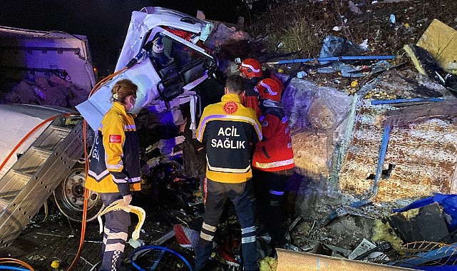 İstinat duvarına çarpan kamyon kağıt gibi ezildi!