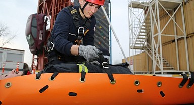 İtfaiye, stajyerlerini mesleğe hazırlıyor