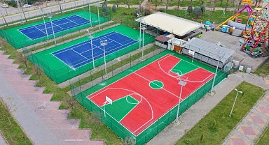 Kavaklı’da spor sahalarını yeniledi