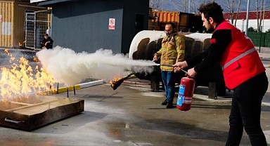 Kızılay gönüllülerine itfaiyeden eğitim