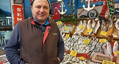 Kocaeli'de havaların geç soğuması balık fiyatlarına da yansıdı