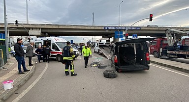 Minibüs ile otomobil çarpıştı; 3 yaralı