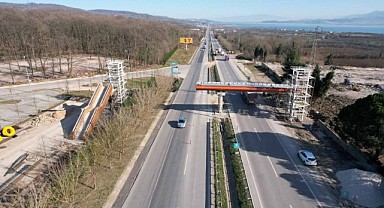 Ormanya yaya üstgeçidinin çelik tabliye montajı yapıldı