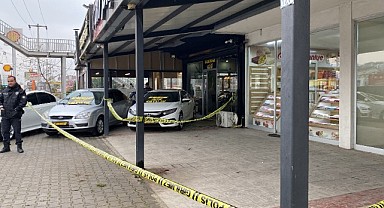 Oto galeriye silahlı saldırı; 2 yaralı!