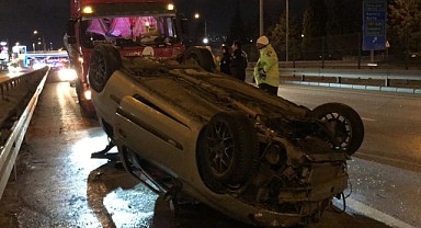 TIR'ın lastiğine takıldı, taklalar attı