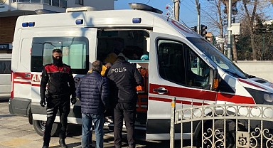 Tramvay yolunda otomobil ve motosiklet çarpıştı!