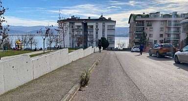 Valilik Derince’deki kötü kokuyu araştırıyor