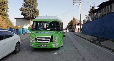 Yolcu minibüslerinin çarpışması sonucu 11 kişi yaralandı 