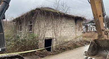 155 hasarlı bina yıkıldı 