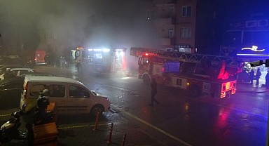 3 katlı binada yangın paniği 