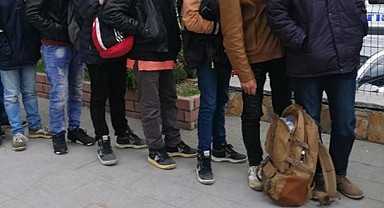 8 düzensiz göçmen yakalandı