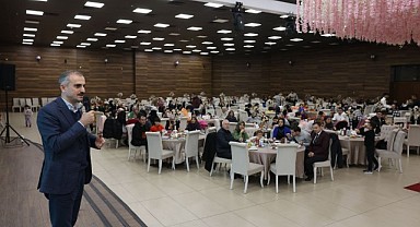 Başkan Çiftçi, personeliyle akşam yemeği yedi