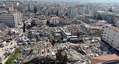 Büyükşehir Hatay’ın Defne ilçesindeki yıkımı görüntüledi