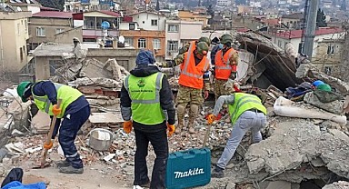 Dilovası Belediyesi afet bölgesi için seferber oldu