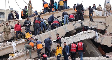 Dolandırıcılar depremzede çocuklar için sözde yardım istiyor
