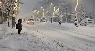 Engelli ve hamile kamu çalışanları yarın da idari izinli sayılacak!