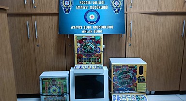 Gölcük'te kumar oynatılan yere polis baskını!