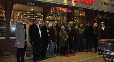 İYİ Partililer depremzedelerin acılarına ortak oldu