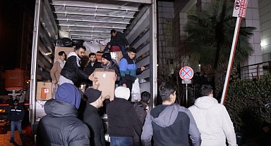 İzmit Belediyesi afet bölgesine 2 yardım tırı gönderdi